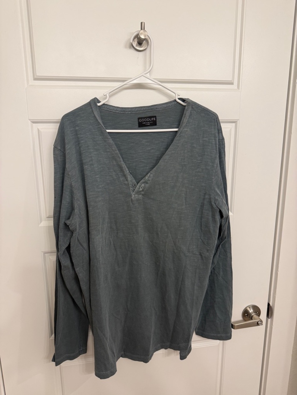 Goodlife Men’s Henley Size XL